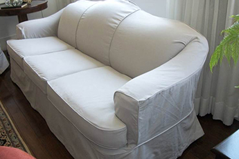 capa sofisticada branca para sofá
