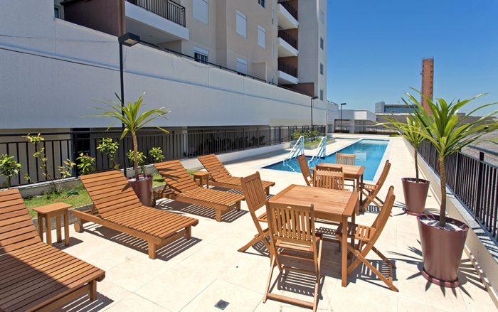 Piscinas adulto e infantil com solarium | Tibério Construtora