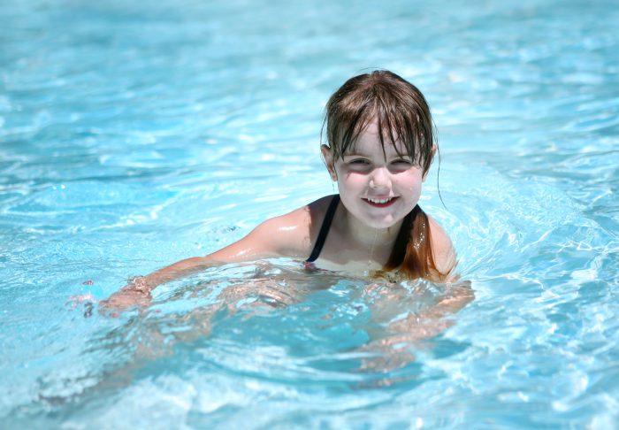 Segurança para crianças na piscina | Tibério Construtora 