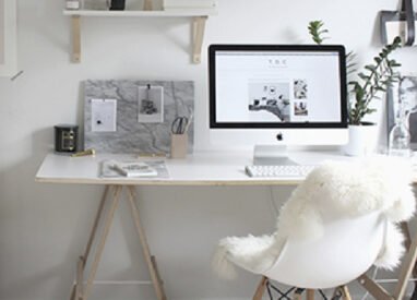 Aprenda a decorar um home office para apartamento