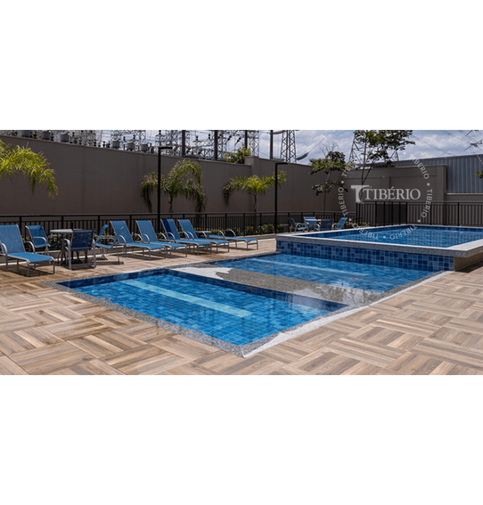 Piscinas com Deck Molhado e Solarium <br>Uso residencial.