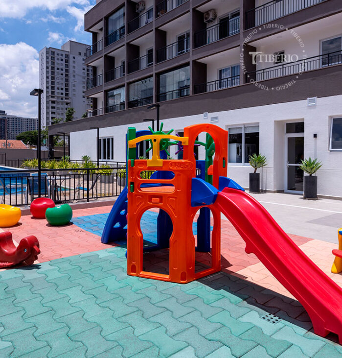 Playground.  Uso residencial.