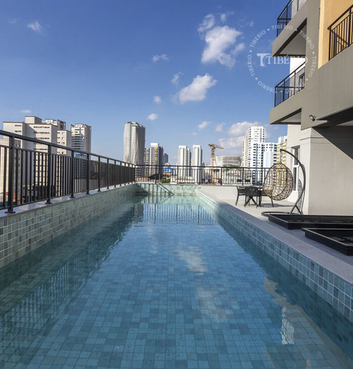 Piscina com Day bed <br>Uso residencial.