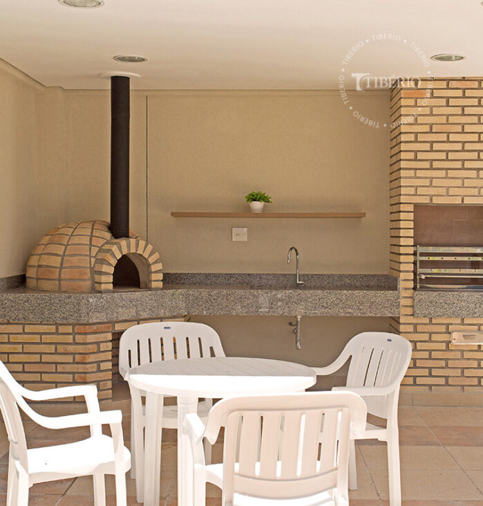 Churrasqueira com forno de pizza <br>Uso residencial.